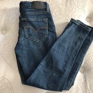 STRETCHY Crop Levi jeans size 26